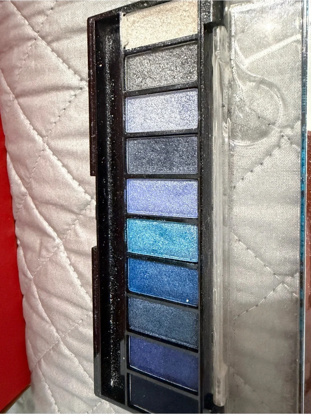eyeshadow palette
